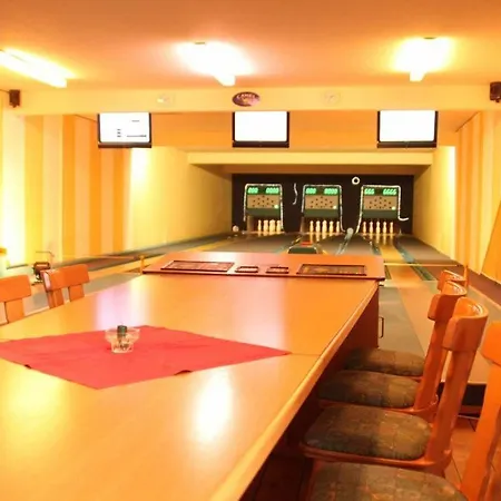 & Restaurant Hanse Kogge מלון 4*