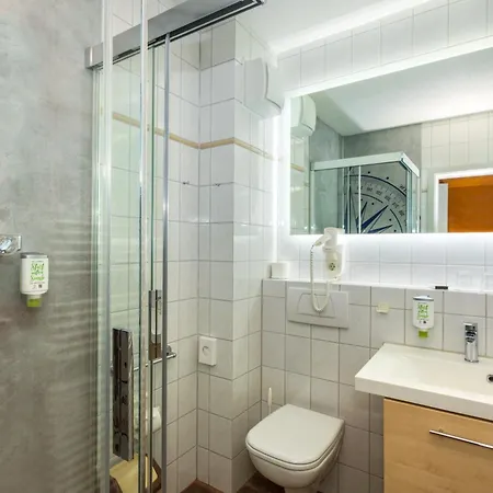 & Restaurant Hanse Kogge מלון Koserow