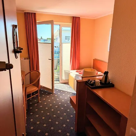 & Restaurant Hanse Kogge 4* Koserow