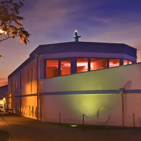 & Restaurant Hanse Kogge מלון